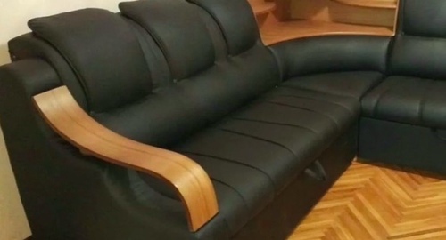 Перетяжка кожаного дивана. Фрунзенская